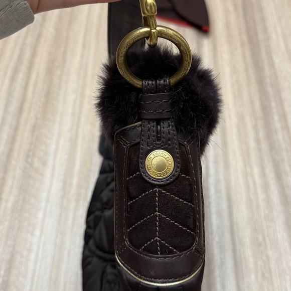Y2K vintage Coach Ski Quilted Shoulder Bag with Fur Trim - Picture 2 of 13